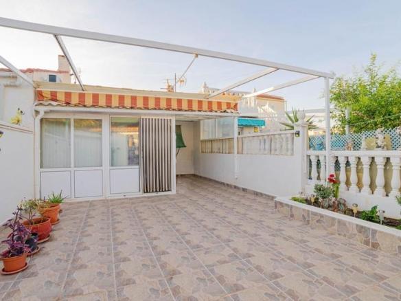 House or villa for sale on Calle Luna, 322, Carrefour area – Urbanizations
