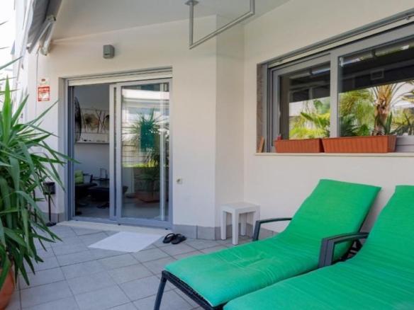 Apartment for sale on Calle Maestro Quino, 230, La Veleta