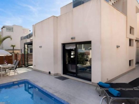 House or villa for sale on Calle Maria San Gil Noain, 5, Parque Acuático – Sector 25