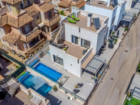 House or villa for sale on Calle Maria San Gil Noain, Parque Acuático – Sector 25