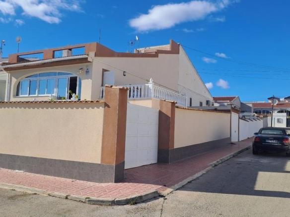 Townhouse for sale in Almoradí