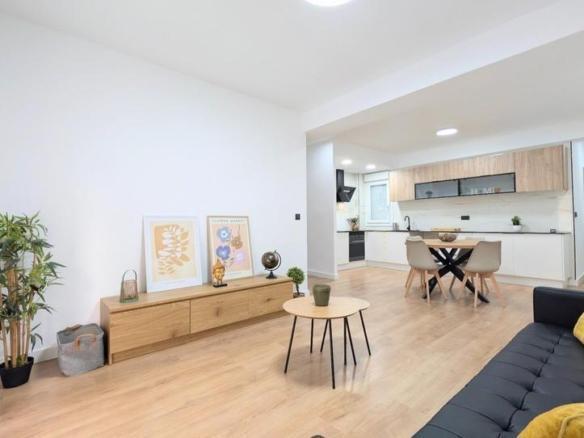 Apartment for sale on Calle Capitan Baltasar Tristany, Pont Nou – Corazón de Jesús