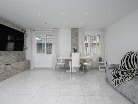 Apartment for sale on Jaime Santa Olalla Street, City Center