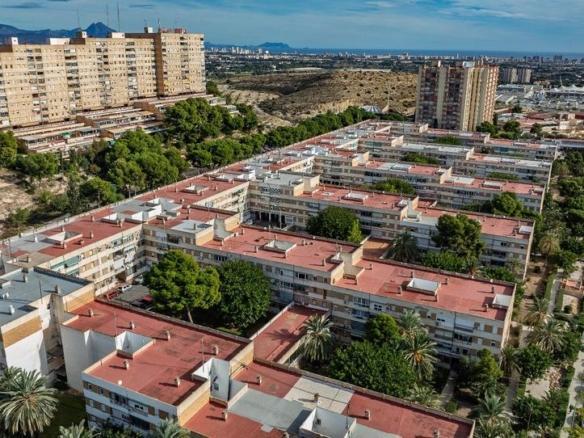 Apartment for sale on Calle Pintor Antonio Amorós, Juan XXIII