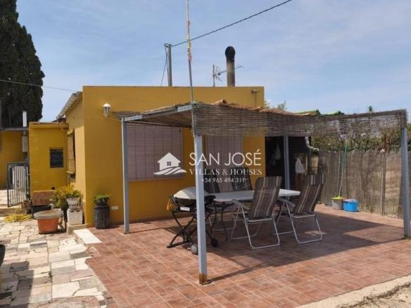 House or villa for sale in Pedanías Este