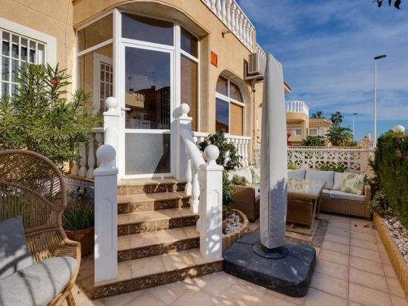 House or villa for sale in Los Frutales area