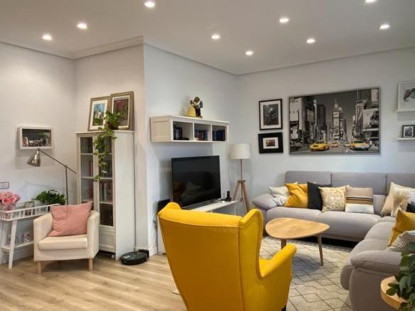 Apartment for sale on Calle Emilio Berruezo, Plaza de Toros – Santa Rita