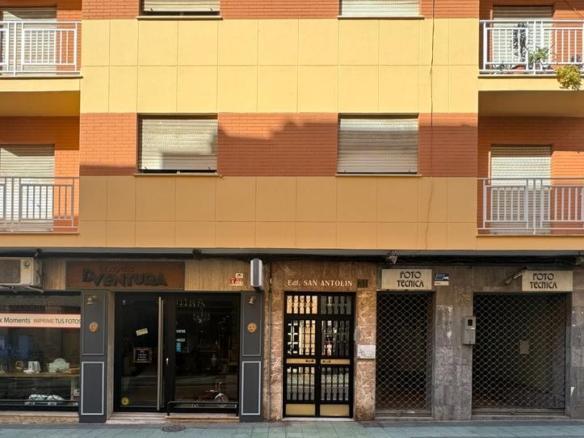 Apartment for sale on Granada Street, Plaza de Toros – Santa Rita