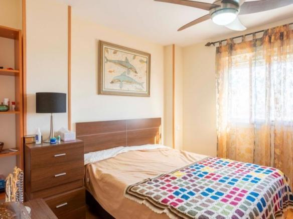 Apartment for sale on Mariana Pineda Street, 2, El Ingenio
