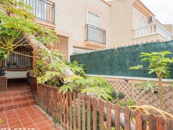 Townhouse for sale on Archimedes Street, Huercal de Almería