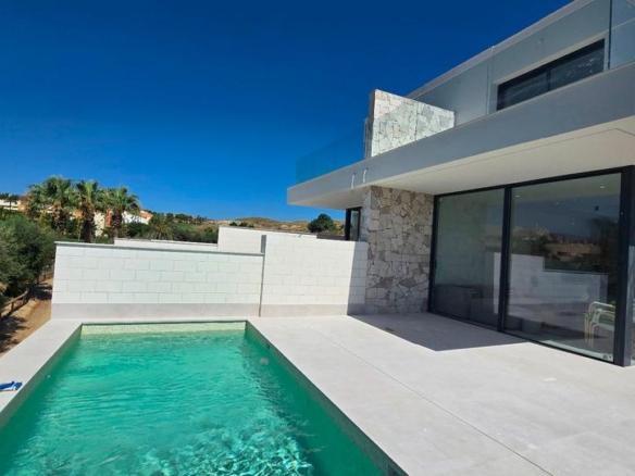 Townhouse for sale at Rotonda del Mulhacén, 1, Golf Valle Este