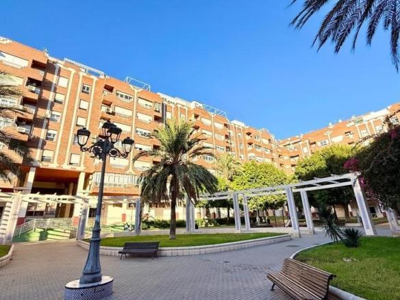 Apartment for sale in Parque Generalife, Nueva Andalucía