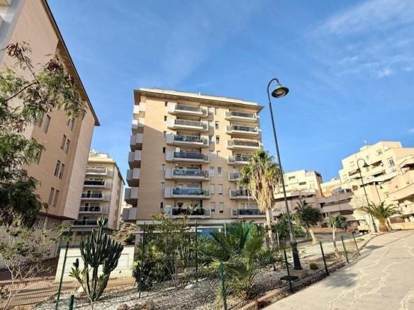 Apartment for sale on Avenida de la Bahía de Almería, Aguadulce Norte