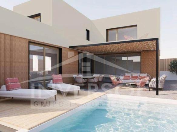 Residential property for sale on Meteorito Street, Los Molinos – Villa Blanca