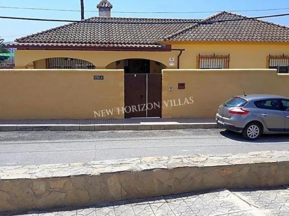 House or villa for sale on Avenida Guillermo Reyna, Huércal-Overa