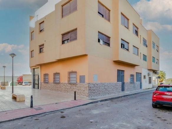 Penthouse for sale on Camelia Street, Las Norias