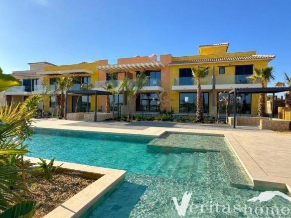 Townhouse for sale in Desert Spring Golf