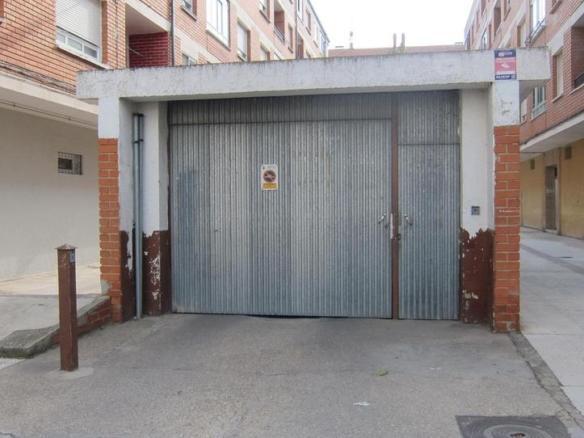 Garage for sale at Calle Peñaranda, 10, Santa Catalina – Ferial