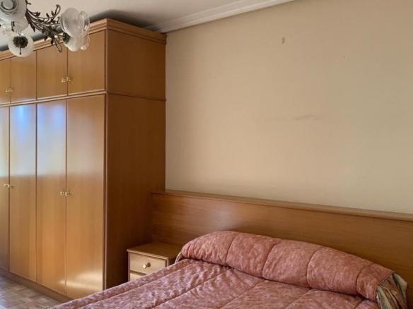 Apartment for sale on Calle Moratin, 17, Santa Catalina – Ferial