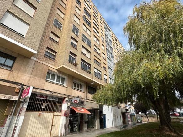 Office for sale on Avenida del Cid Campeador, Los Vadillos – R. Sanitaria – Pozanos