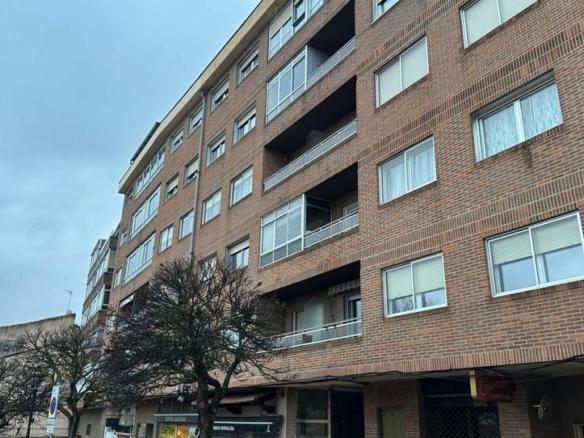 Apartment for sale on Calle Emperador, 38, San Pedro de la Fuente
