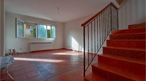 Townhouse for sale on Avenida Castilla y León, Valdorros
