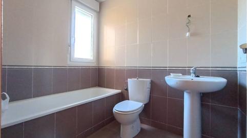 Townhouse for sale on Avenida Castilla y León, Valdorros