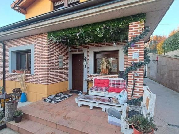 House or villa for sale on Vera Cruz Street, Cardeñadijo