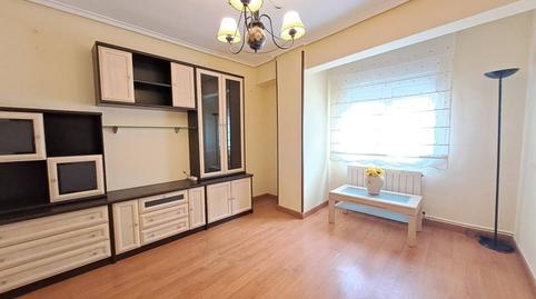 Apartment for sale on Petronila Casado Street, Los Vadillos – R. Sanitaria – Pozanos