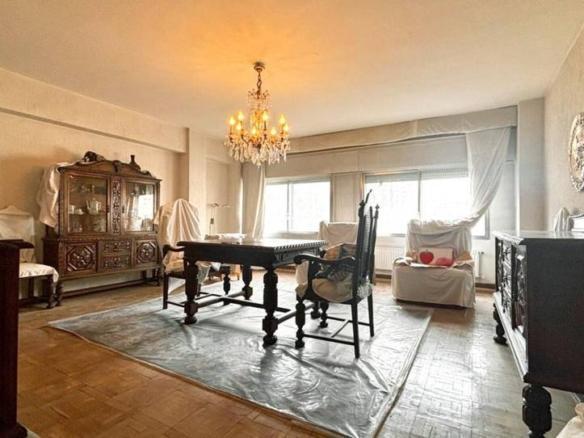 Apartment for sale on Avenida Reyes Católicos, Reyes Católicos