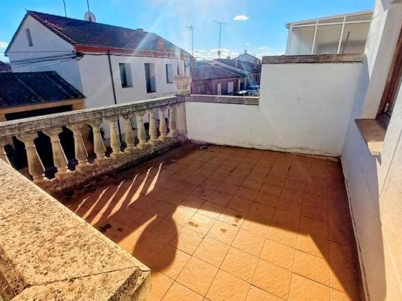 House or villa for sale on Calle de la Fragua, 6, Pedrosa de Duero