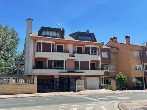 Townhouse for sale in Reyes Catolicos, Briviesca
