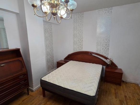 Apartment for sale on Calle María Amigo, Gamonal – San Bruno – G9