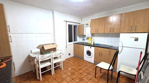 Apartment for sale on Calle María Amigo, Gamonal – San Bruno – G9
