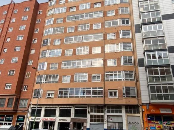 Apartment for sale on Calle Vitoria, Gamonal – San Bruno – G9