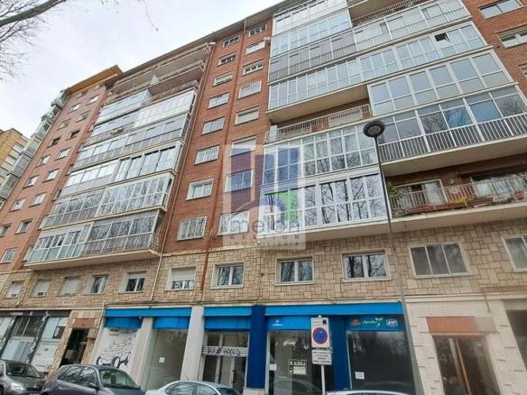 Apartment for sale on Avda. del Arlanzon, Villa Pilar