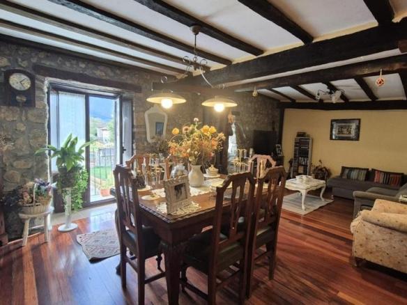 Townhouse for sale in Valle de Mena