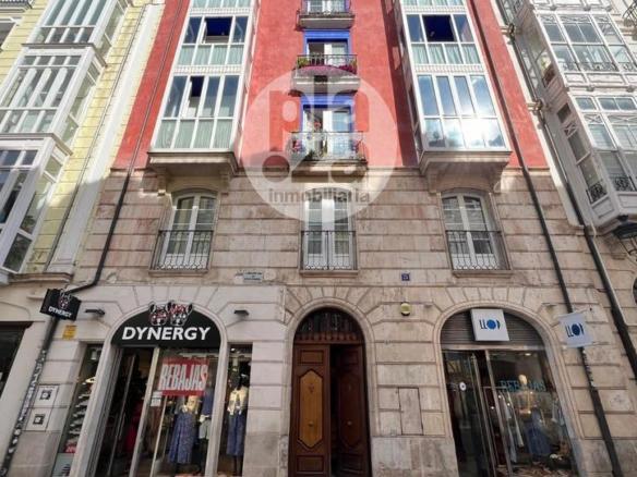 Apartment for sale in Lain Calvo, Old Town