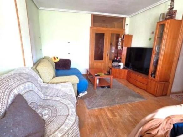Apartment for sale in Plaza Antonio José, Plantío – Alcampo