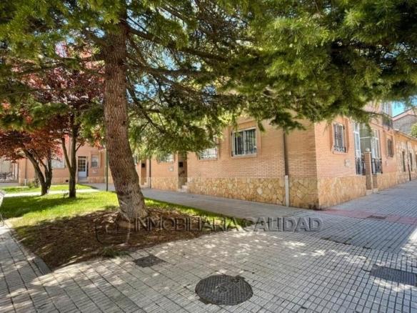 House or villa for sale in San Julián – Cortes neighborhood