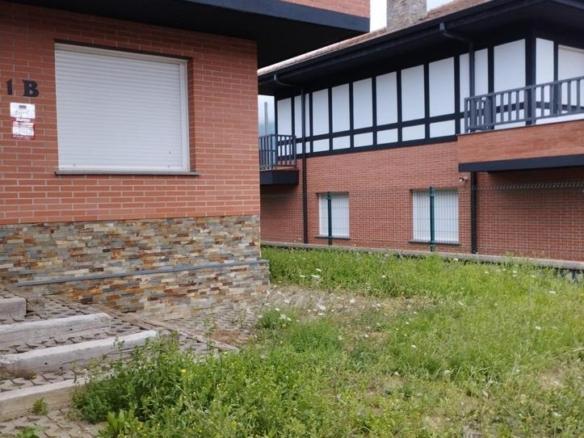 Townhouse for sale on Calle Angel Nuño, 18-1b, Valle de Mena