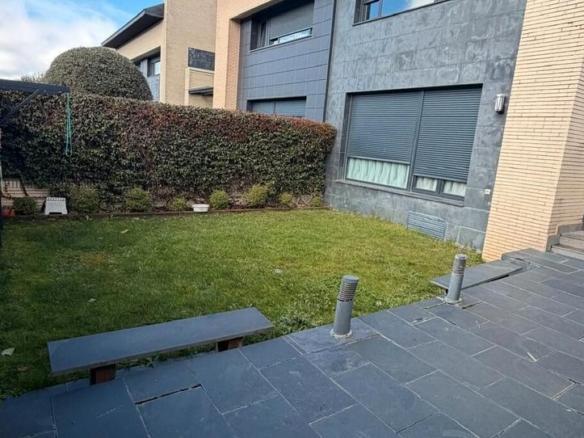 Townhouse for sale in Universidad – Las Huelgas