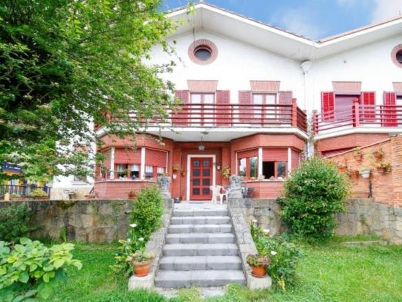 House or villa for sale in Oviedo – Ramiro I, 12, Ciudad Naranco – Prados de La Fuente