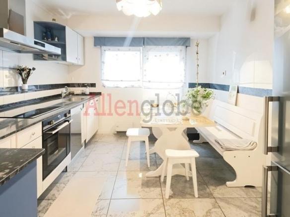Apartment for sale on Armando Palacio Valdés Street, Carreño
