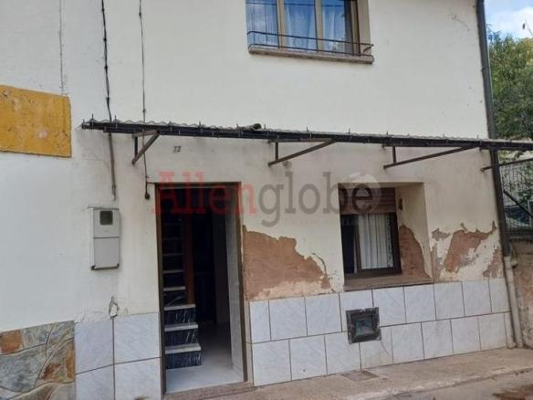 Townhouse for sale in San Claudio – Trubia – Las Caldas