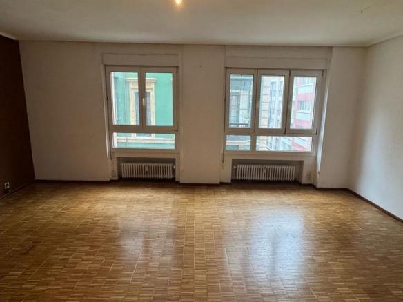 Apartment for sale on Calle Cabrales, Barrio del Centro