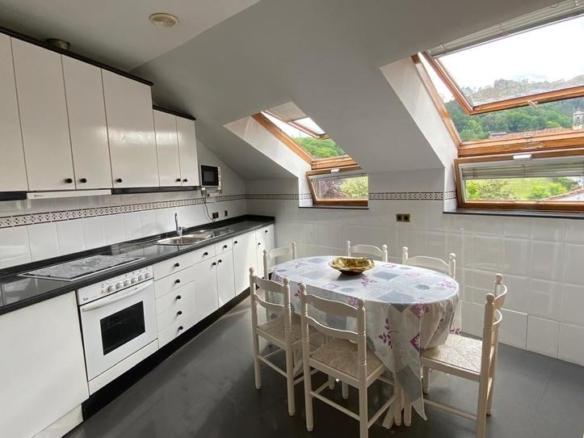 Apartment for sale in Mercado, 2, Cangas de Onís
