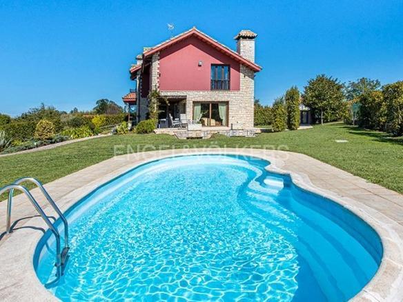 House or villa for sale in Cabueñes