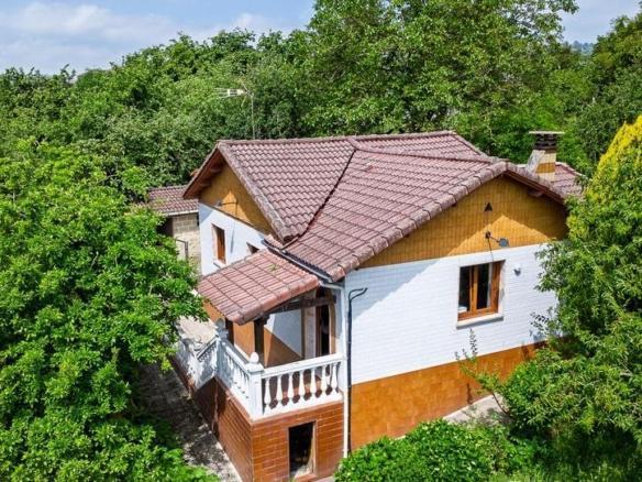 House or villa for sale in Pando, 311, La Felguera
