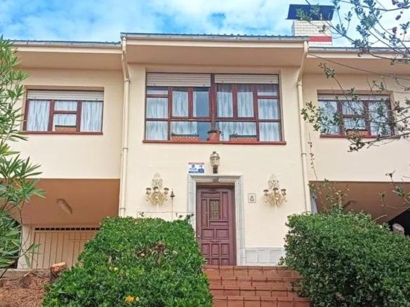 House or villa for sale in Pola de Siero – Camin de la Piniella, La Pedrera